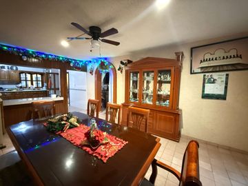 CASA EN VENTA EN COLONIA LAS MARGARITAS, MORELIA:4 REC; SOBRE AV. PRINCIPAL
