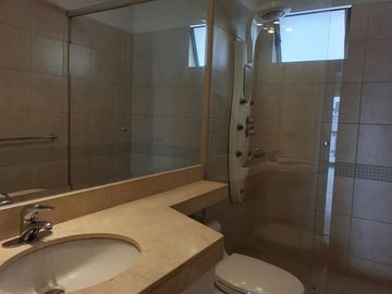 Luminoso departamento de 3 dormitorios en Miraflores - venta