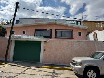Venta De Casa En El Centro De Toluca,  Preciosa Residencia En Venta En Av. Hidalgo A Una Cuadra De La Alameda