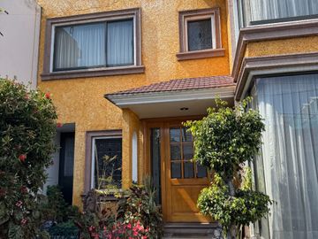 Venta De Casa En El Centro De Toluca,  Preciosa Residencia En Venta En Av. Hidalgo A Una Cuadra De La Alameda