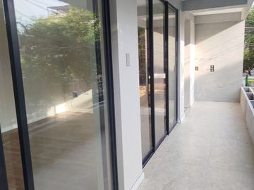 VENTA DE DEPARTAMENTO EN SEGUNDO PISO DE ESTRENO EN LINCE