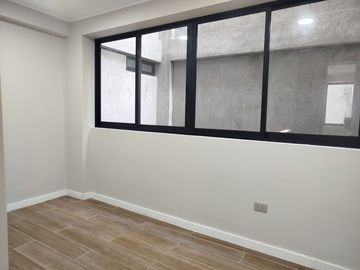 VENTA DE DEPARTAMENTO EN SEGUNDO PISO DE ESTRENO EN LINCE