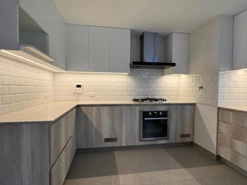 Venta Departamento Estreno Surco 3 dormitorios + cochera Fte a parque