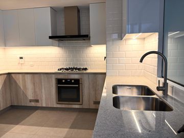 Venta Departamento Estreno Surco 3 dormitorios + cochera Fte a parque