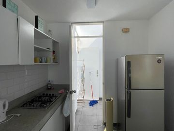 Venta Casa De Playa en Condominio Playa Azul, con salida directa a la playa.   Casa céntrica, en 2da fila y en esquina, frente a parque.