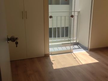 VENDO LINDO DPTO DE ESTRENO DE DOS DORM EN BREÑA