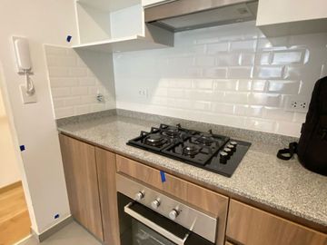 VENDO LINDO DPTO DE ESTRENO DE DOS DORM EN BREÑA