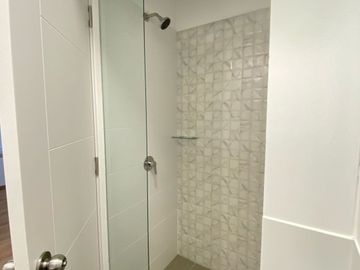 VENDO LINDO DPTO DE ESTRENO DE DOS DORM EN BREÑA