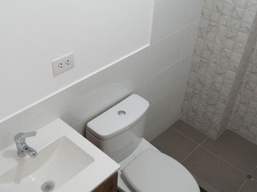 VENDO LINDO DPTO DE ESTRENO DE DOS DORM EN BREÑA