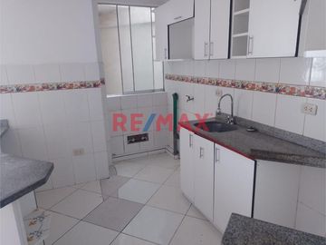 Vendo Departamentos En Pueblo Joven Mateo Pumacahua!! Santiago De Surco Limite Con Chorrillos.