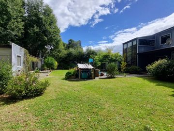 Hermosa Casa con Piscina y Cabañas en Punucapa