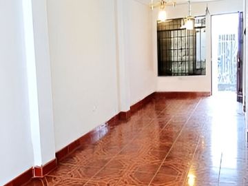 Venta Casa De 2 Pisos Más Aires - Mi Perú, Callao