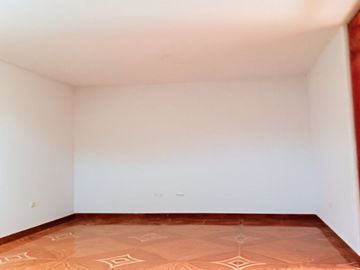 Venta Casa De 2 Pisos Más Aires - Mi Perú, Callao