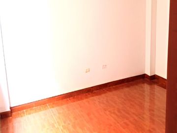 Venta Casa De 2 Pisos Más Aires - Mi Perú, Callao