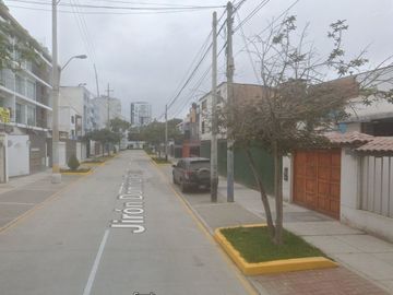 Se vende casa de 1100 m² con Doble Frente en Magdalena – Límite con San Isidro