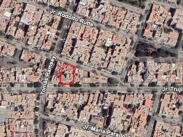 Se vende casa de 1100 m² con Doble Frente en Magdalena – Límite con San Isidro