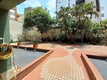 Apartamento En Venta En Laureles Medellín