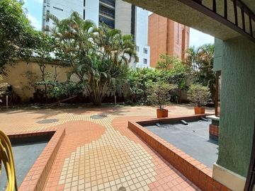 Apartamento En Venta En Laureles Medellín