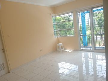 Disewakan Rumah Cluster Costarica Delatinos BSD City Tangerang Selatan Murah Bagus Nyaman Strategis Siap Huni