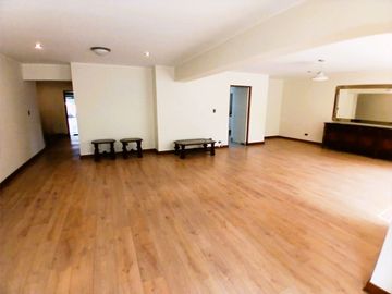 🏡 AMPLIO DEPARTAMENTO EN SAN ISIDRO CON TERRAZA PRIVADA Y VISTA AL PARQUE BUSTAMANTE
