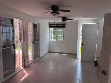 Venta de bonita casa en excelente fraccionamiento Valle Verde de Yautepec, Mor.