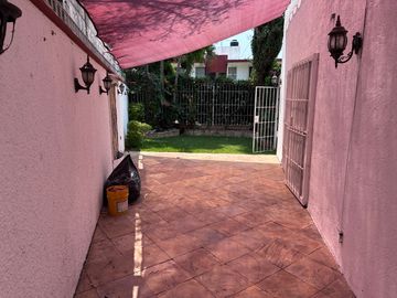 Venta de bonita casa en excelente fraccionamiento Valle Verde de Yautepec, Mor.