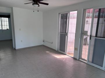 Venta de bonita casa en excelente fraccionamiento Valle Verde de Yautepec, Mor.