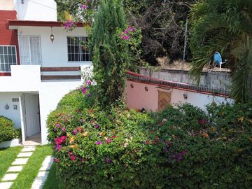 Venta de bonita casa en excelente fraccionamiento Valle Verde de Yautepec, Mor.