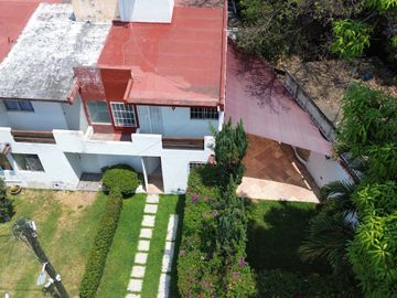 Venta de bonita casa en excelente fraccionamiento Valle Verde de Yautepec, Mor.