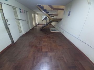 🏡 ALQUILER DE AMPLIA CASA EN JESÚS MARÍA – ZONA SEGURA Y CÉNTRICA