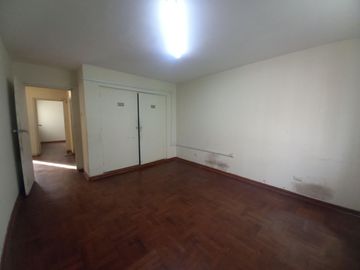 🏡 ALQUILER DE AMPLIA CASA EN JESÚS MARÍA – ZONA SEGURA Y CÉNTRICA