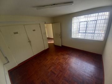 🏡 ALQUILER DE AMPLIA CASA EN JESÚS MARÍA – ZONA SEGURA Y CÉNTRICA