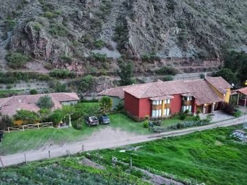 Vendo Hotel en el Valle Sagrado, Cusco - Huarán - 25 habitaciones - Vista espectacular.
