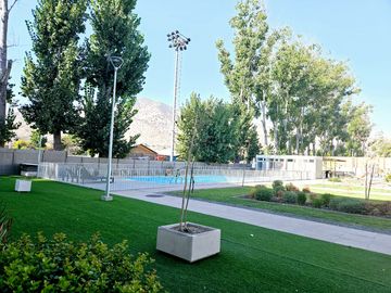 ESPECTACULAR OPORTUNIDAD EN HUECHURABA CON PATIO Y 2E
