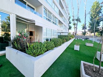 ESPECTACULAR OPORTUNIDAD EN HUECHURABA CON PATIO Y 2E