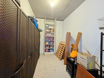 ESPECTACULAR OPORTUNIDAD EN HUECHURABA CON PATIO Y 2E