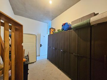 ESPECTACULAR OPORTUNIDAD EN HUECHURABA CON PATIO Y 2E
