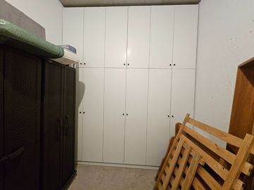 ESPECTACULAR OPORTUNIDAD EN HUECHURABA CON PATIO Y 2E