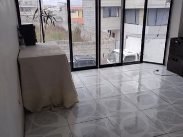 Venta de casa de 120 m2 de contrucción con 1 terreno de 250 m2 en Marianitas de calderón.