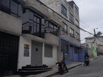Venta de casa de 120 m2 de contrucción con 1 terreno de 250 m2 en Marianitas de calderón.