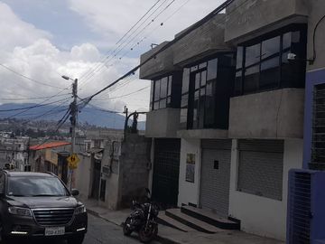 Venta de casa de 120 m2 de contrucción con 1 terreno de 250 m2 en Marianitas de calderón.