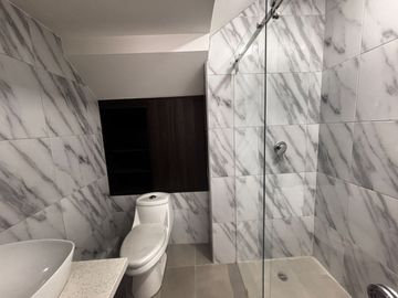 Casas de Venta en Cuenca Ecuador casa con departamentos
