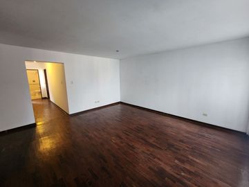 Vendo Departamento Muy Bien Ubicado Cerca a Av del Ejercito en Primer Piso