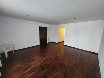 Vendo Departamento Muy Bien Ubicado Cerca a Av del Ejercito en Primer Piso