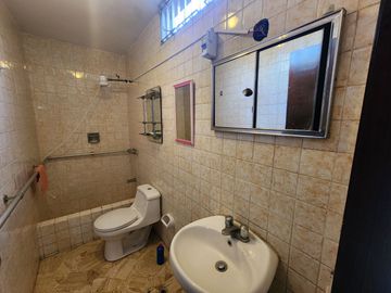 Vendo Departamento Muy Bien Ubicado Cerca a Av del Ejercito en Primer Piso