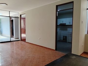 🏡 ¡Gran Oportunidad! Venta de Casa de 4 Pisos en Carapongo – Independiente y Rentable