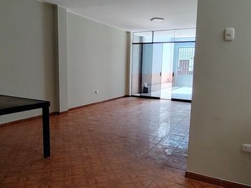 🏡 ¡Gran Oportunidad! Venta de Casa de 4 Pisos en Carapongo – Independiente y Rentable