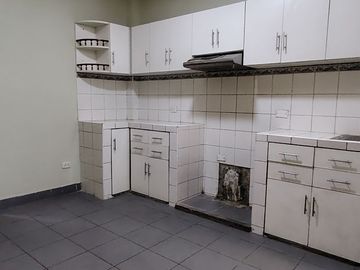 🏡 ¡Gran Oportunidad! Venta de Casa de 4 Pisos en Carapongo – Independiente y Rentable