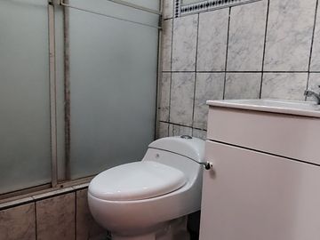 🏡 ¡Gran Oportunidad! Venta de Casa de 4 Pisos en Carapongo – Independiente y Rentable