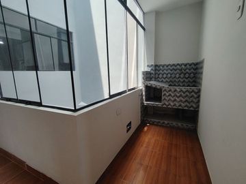 🏡 ¡Gran Oportunidad! Venta de Casa de 4 Pisos en Carapongo – Independiente y Rentable